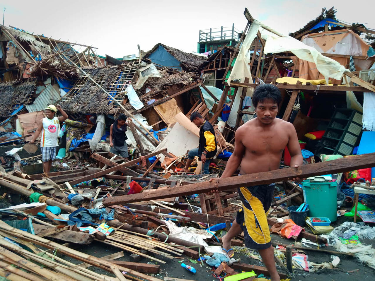 Typhoon Tisoy Leaves Families Homeless In Albay