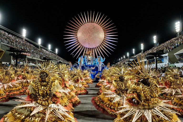 Rio S Carnival Gets Underway With Dancing And Politics