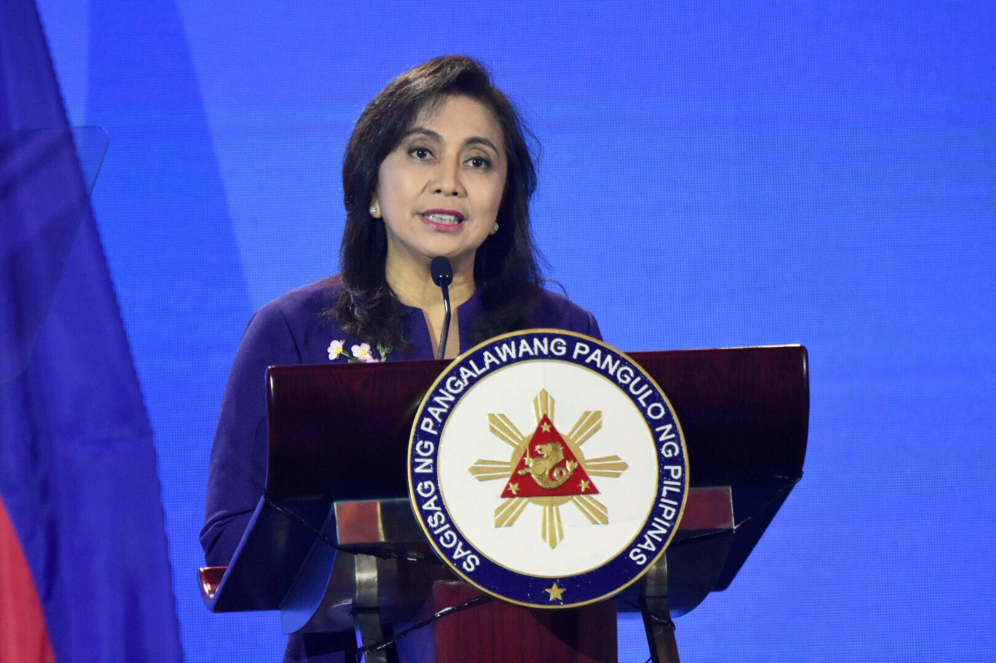 Leni Robredo: 