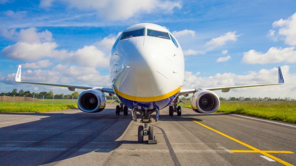 Ryanair Pilots In Spain Accept 20 Pay Cut