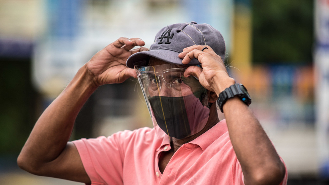PH backtracks: Private establishments can still require face shields - Vimarsana News