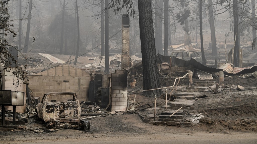 16 Dead In Us Wildfires As Officials Say Toll Could Rise 1897