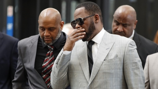 Judge To Set New R Kelly Trial Date After Virus Delays