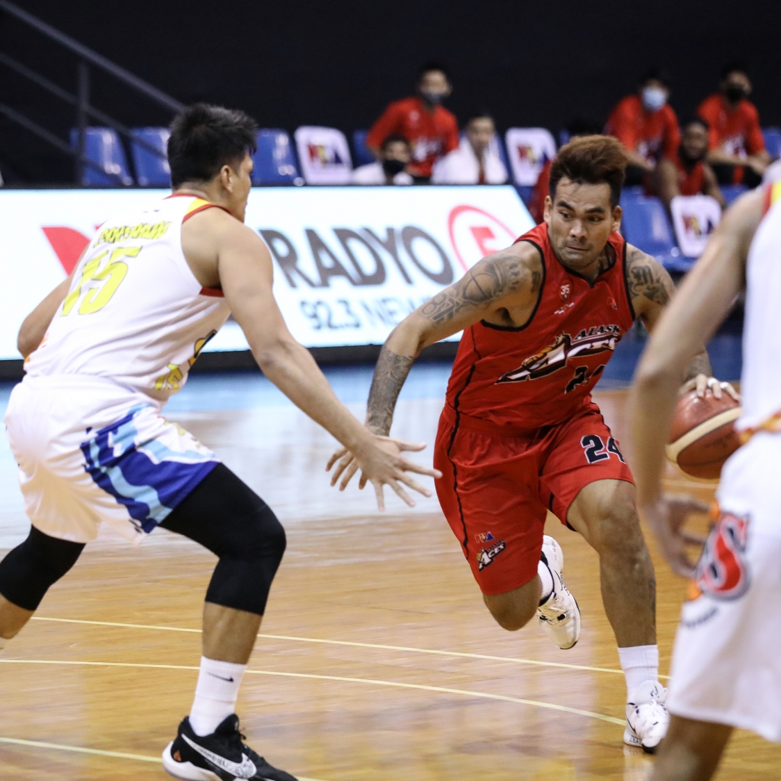 Manuel Alaska Hand Rain Or Shine First Loss In Ph Cup