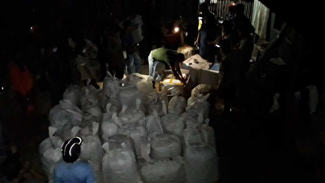 PANGOLIN SCALES. Environmental authorities confiscate 38 sacks with 2,588 kilos of Philippine pangolin scales stored in an abandoned house in Barangay San Pedro, Puerto Princesa City, on September 27, 2019. 