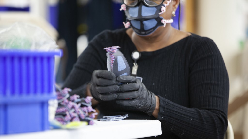 rappler.com - Agence France-Presse - Virus hampers US manufacturing growth in November 2020 - survey