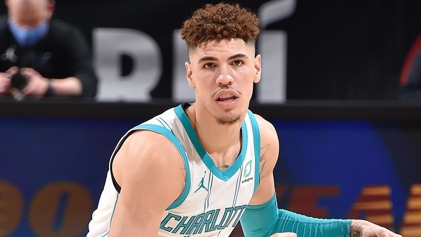 LaMelo Ball goes scoreless in NBA debut