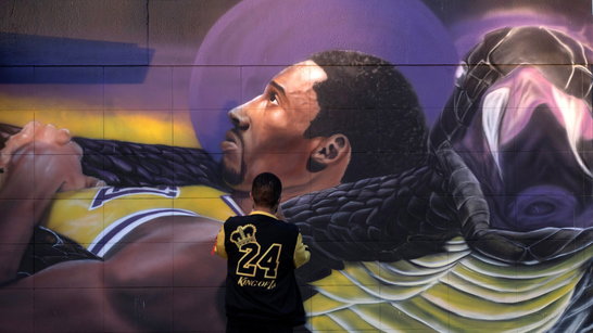 Look Players Fans Honor Kobe On Death Anniversary