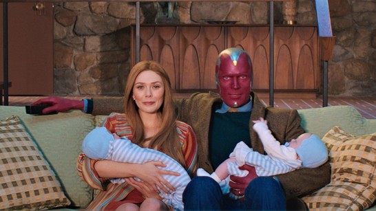 Only In Hollywood Elizabeth Olsen And Paul Bettany On Their Wanda Ful Mini Series