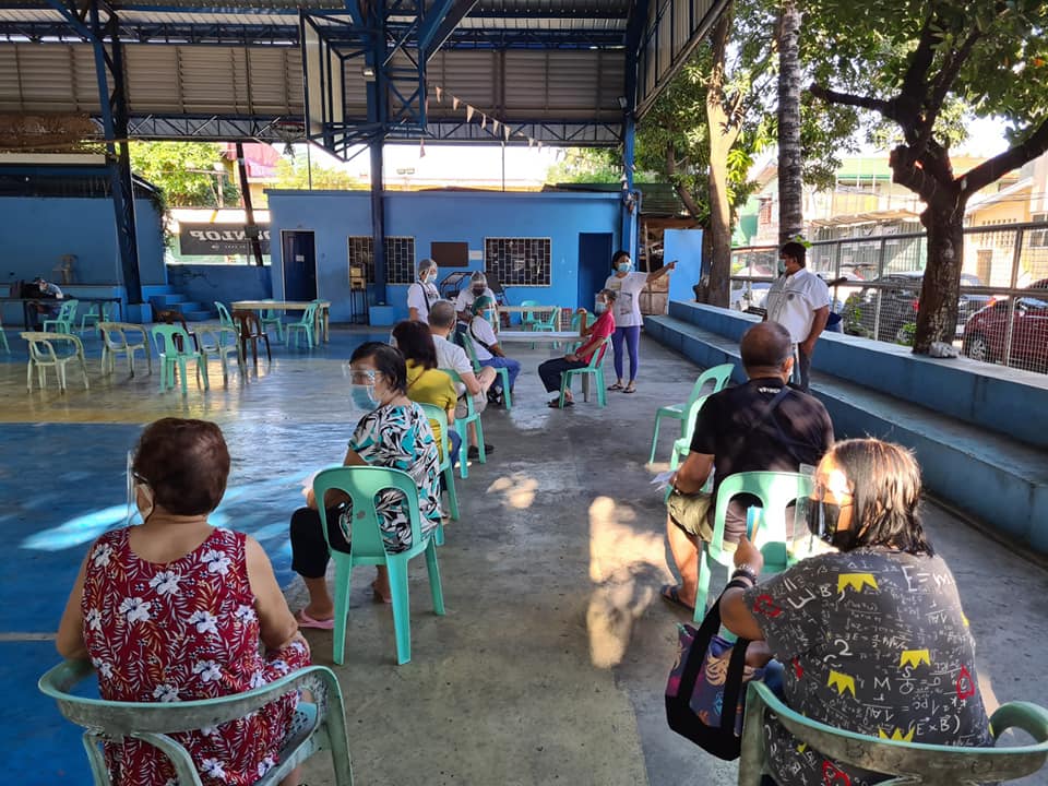 Manila-COVID-19-vaccination-senior-citizens-March-29-2021