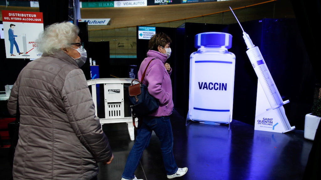 Pfizer Moderna Covid 19 Vaccines Highly Effective After First Shot In Real World Use Study