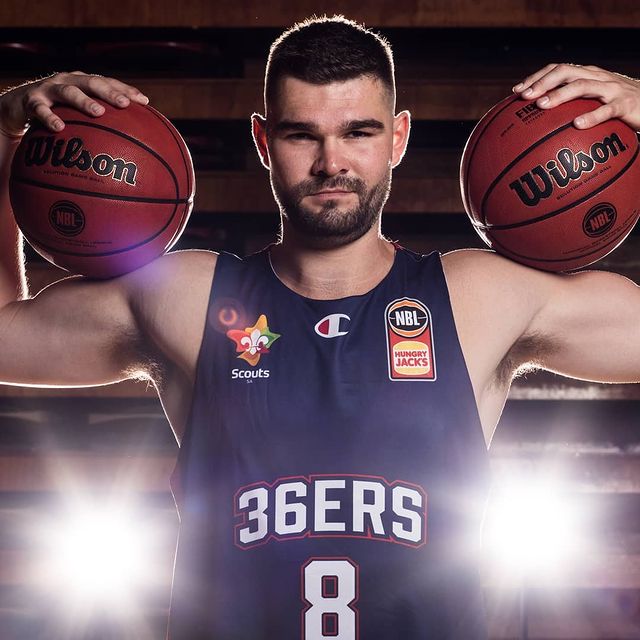 Isaac Humphries