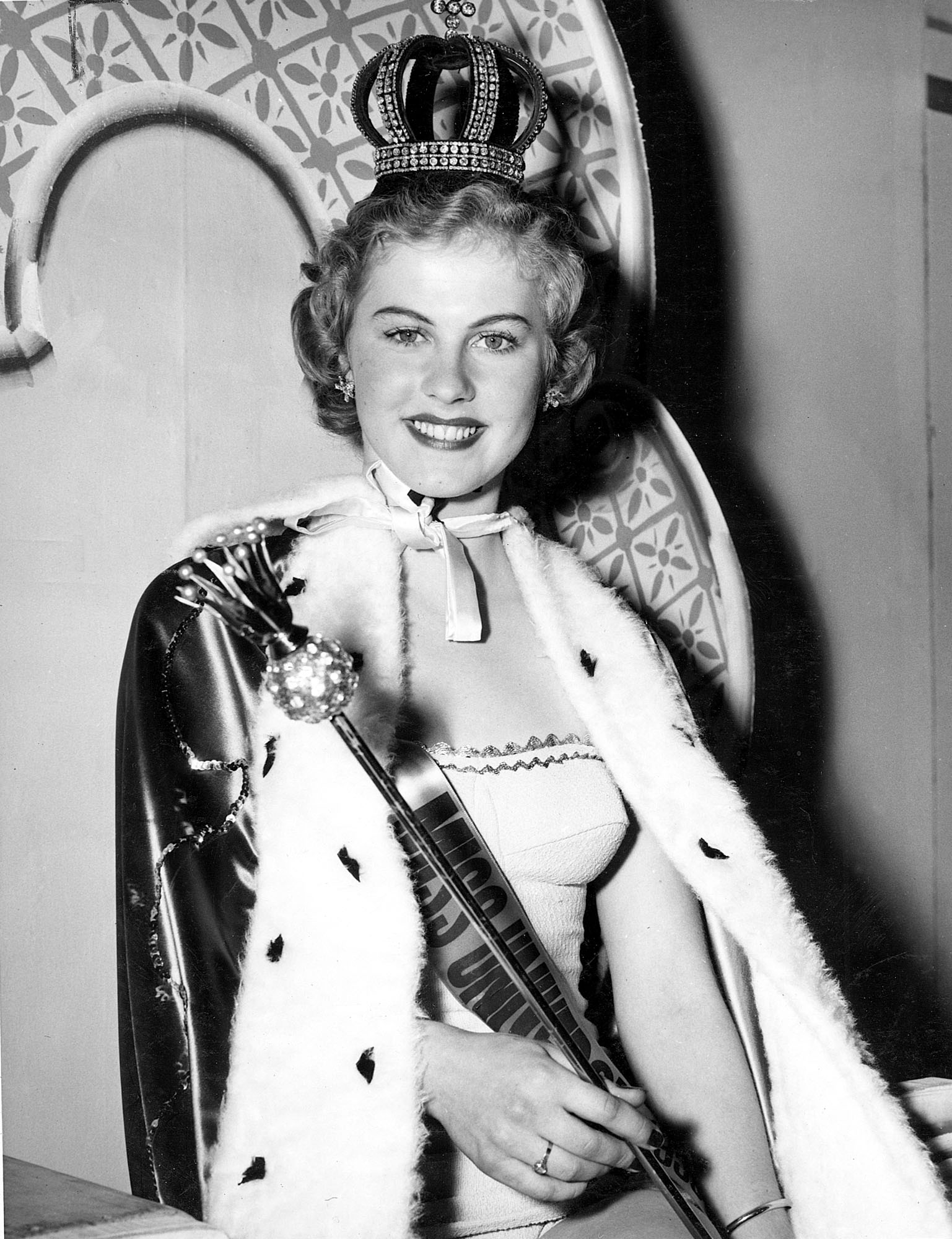 Armi Kuusela MISS UNIVERSE 1952