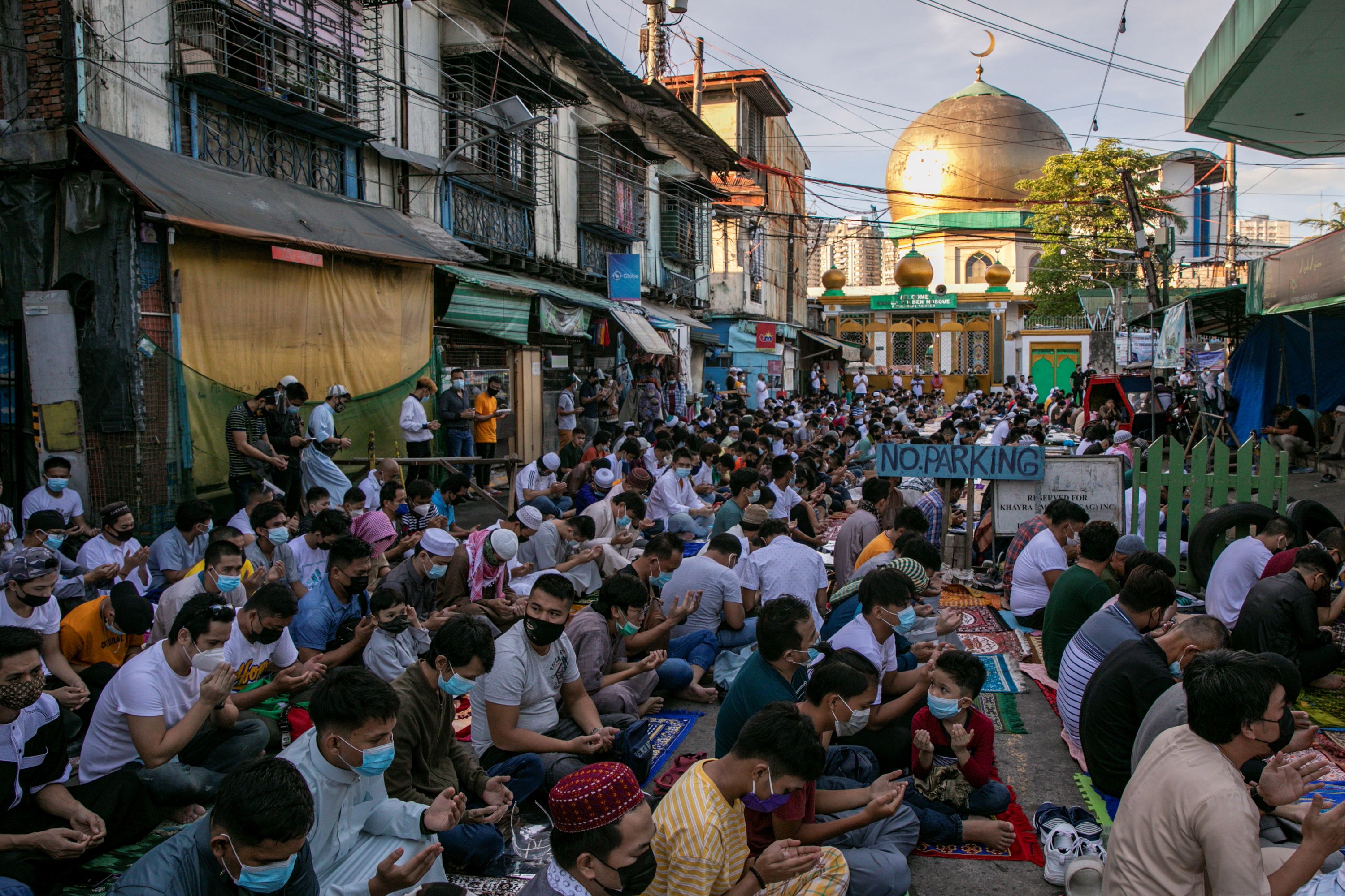 IN PHOTOS For 2nd year, thousands celebrate Eid'l Fitr during pandemic