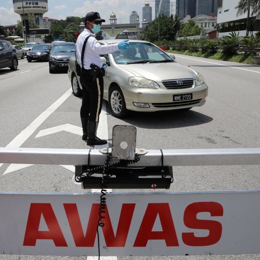Malaysia Pm Orders Total Lockdown Amid Covid 19 Surge