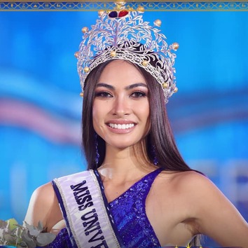 Who is Beatrice Luigi Gomez, Miss Universe Philippines 2021?