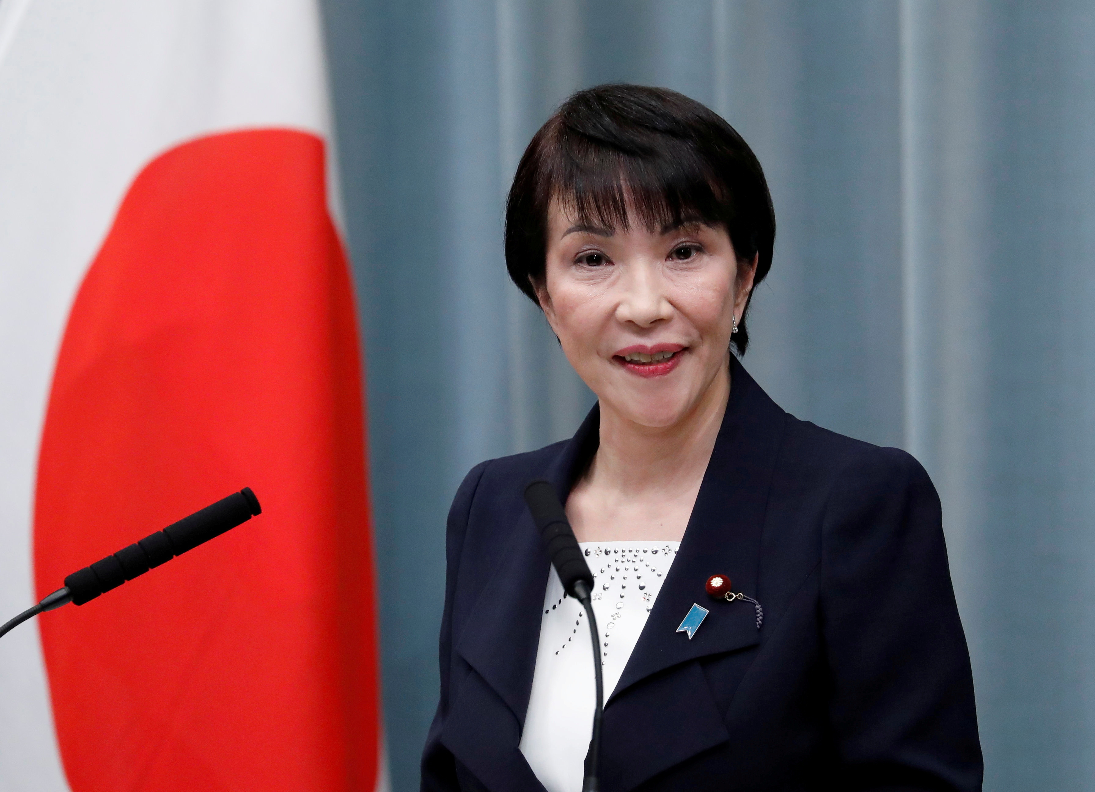 министр здравоохранения японии голая фото 10
