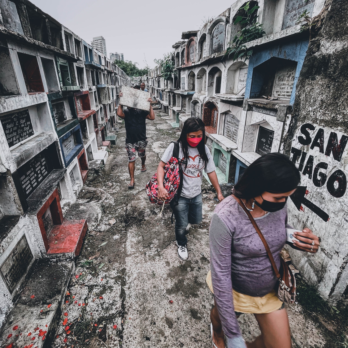 Despite Iatf Guidelines For Undas Cebu City Keeps Cemeteries Open