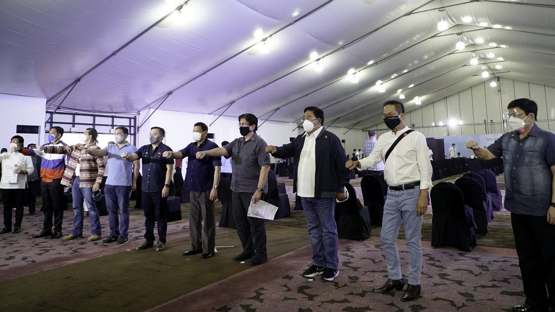 On last day of filing, Duterte endorses Senate bets at Comelec's COC venue - Vimarsana News