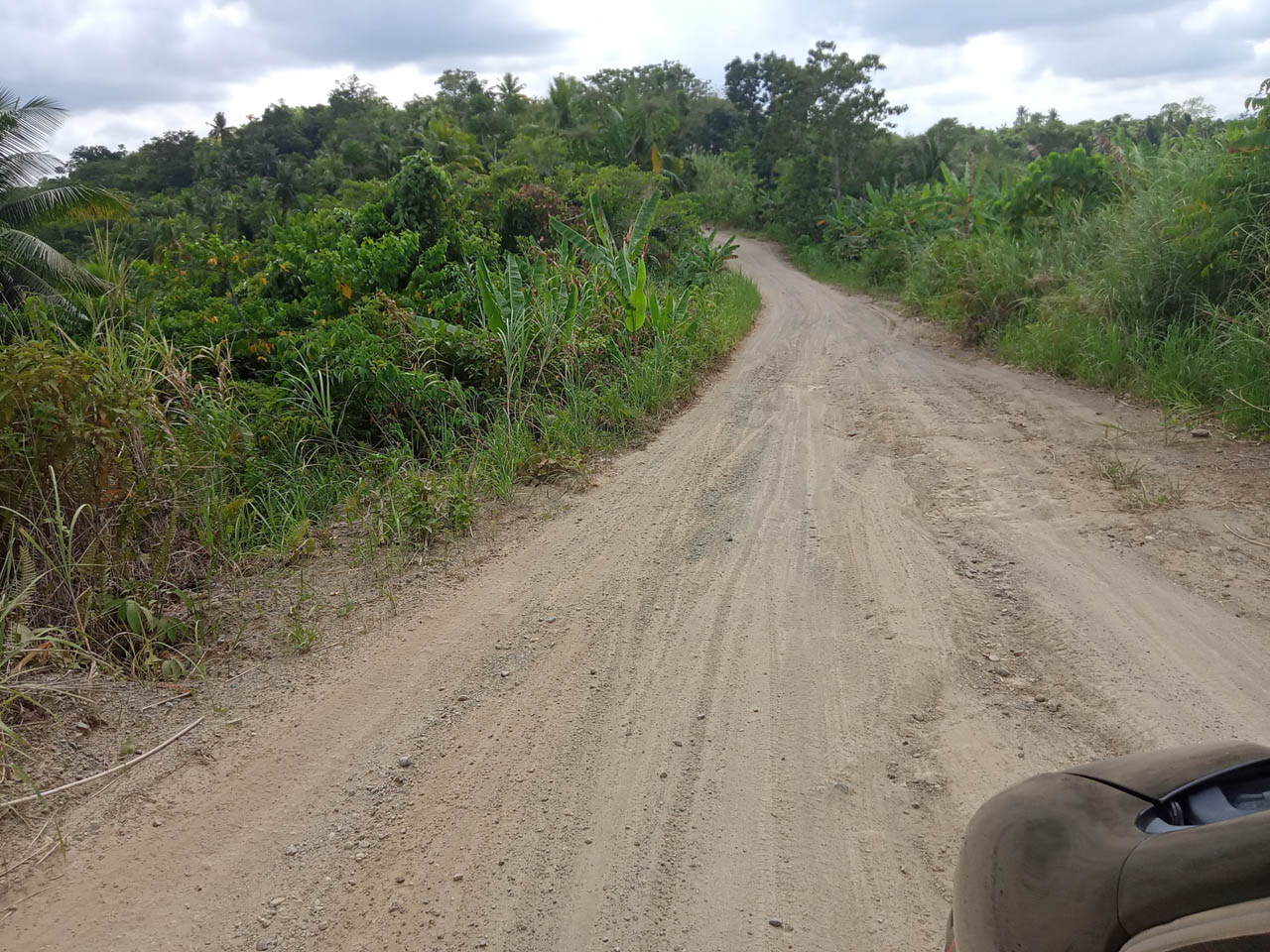 Jalan yang belum selesai di Pagsangan