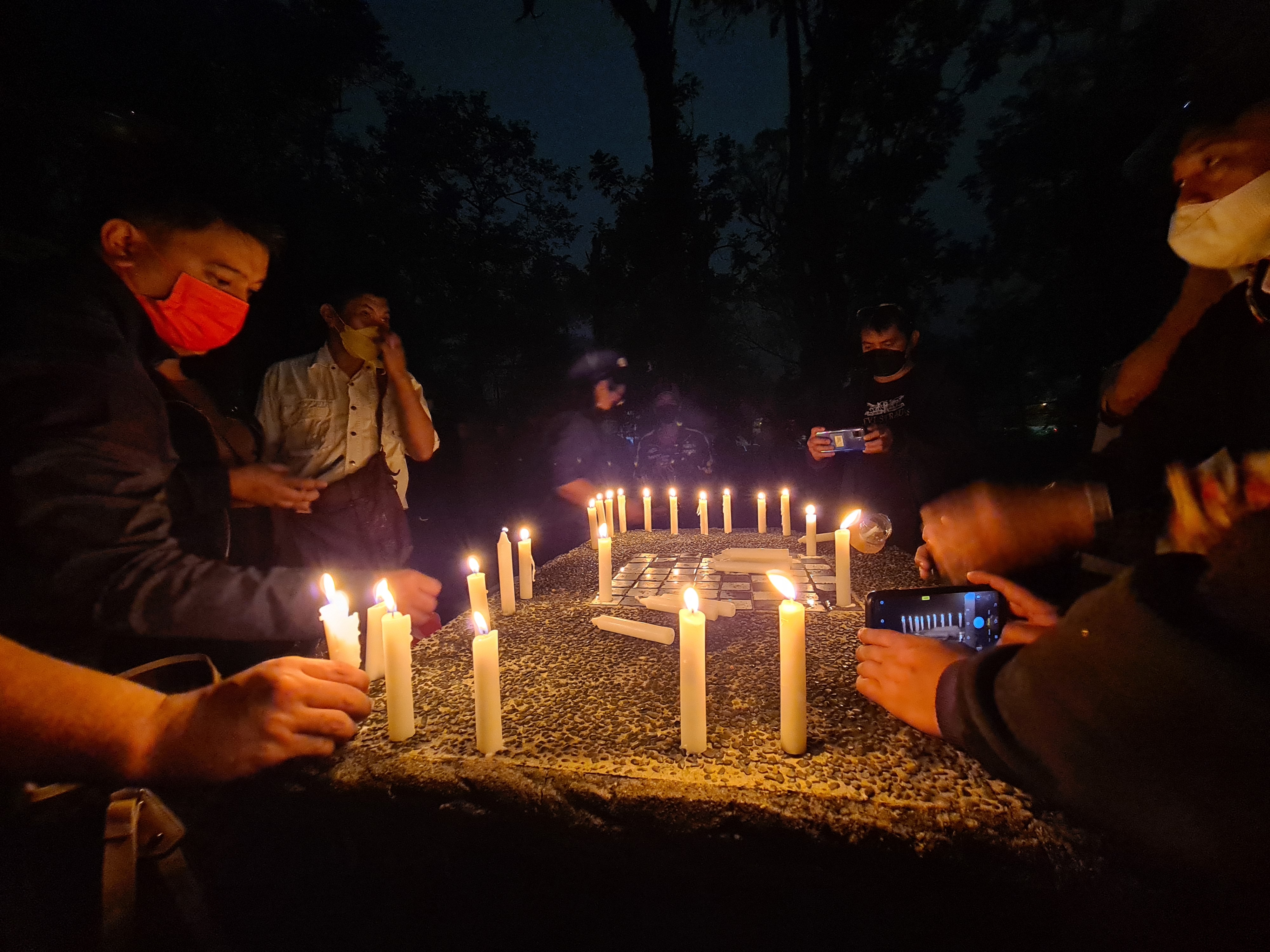 Media Baguio mengingat rekan-rekannya yang meninggal, bersumpah untuk bertahan meskipun ada tuntutan terhadap COVID-19