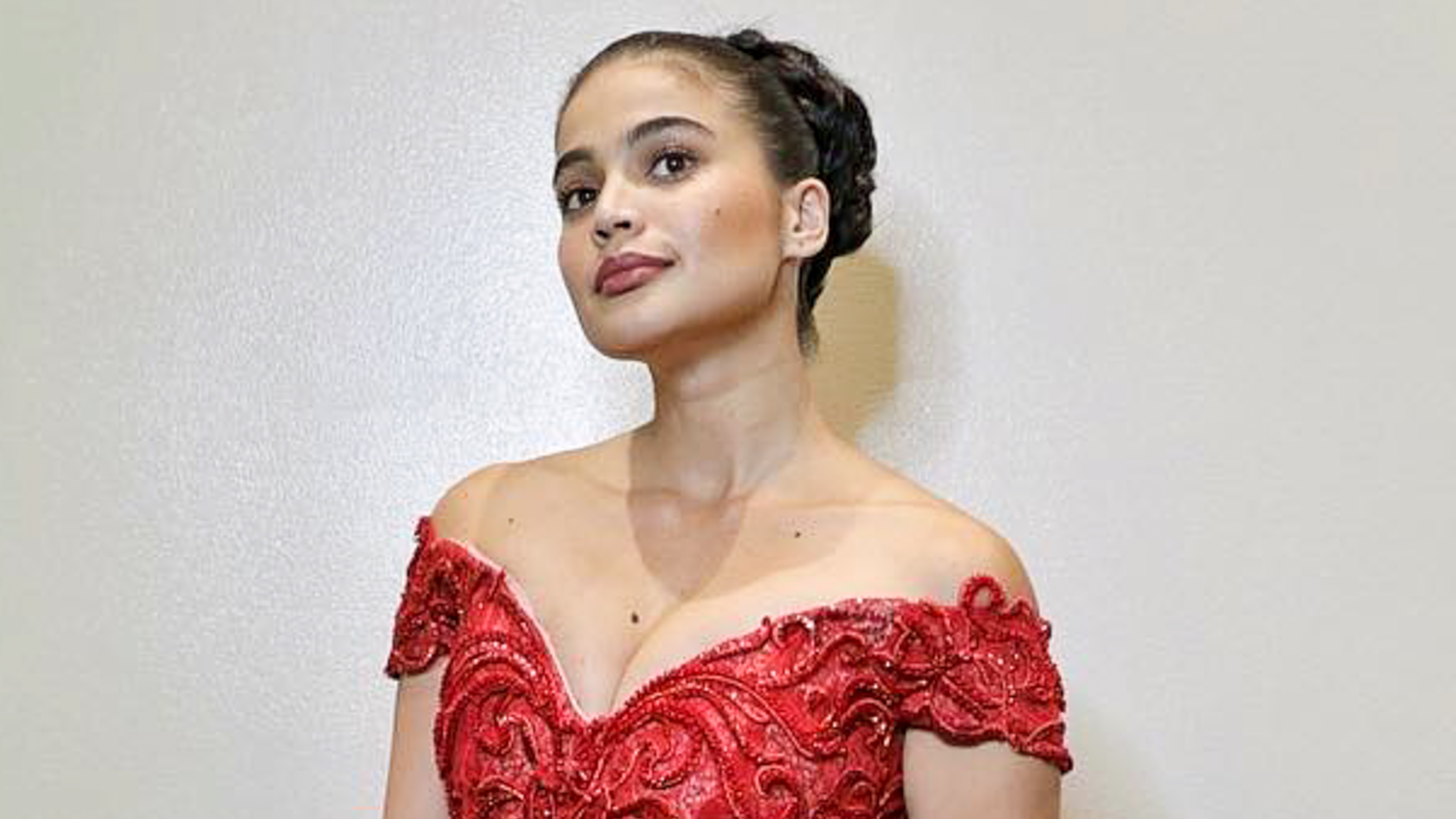 anne curtis red gown