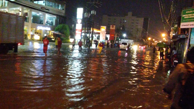 Flood Gridlock After One Hour Of Rain In Cebu