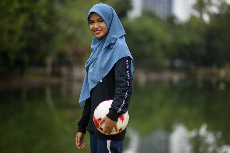 Malaysian Girl In Headscarf Wows With Freestyle Football Skills