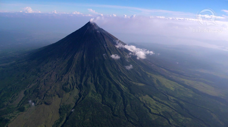 Mayon crater glow indicates increasing activity - Phivolcs