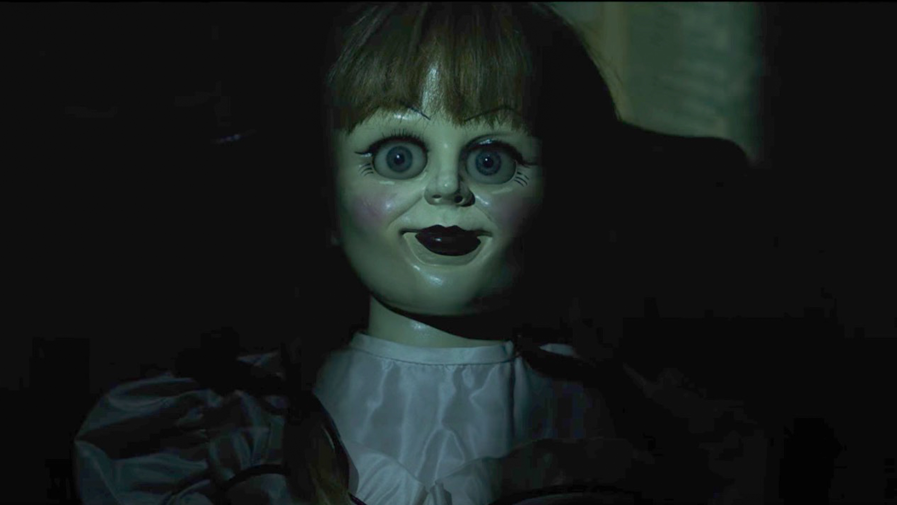 Кукла анабель 1. Проклятие Аннабель 2 демон. Проклятая кукла Анабель. Кукла Анабель Зарождение зла.
