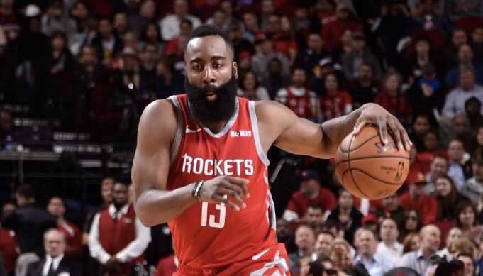 WATCH: Red-hot Harden extends 30-point streak