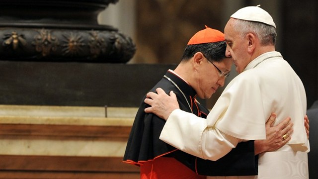 Pope Francis Hugs Tagle Prays For Storm Hit Ph 
